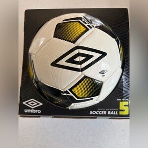 NEW Umbro Pivot Official & Weight Sz 5 (13+) Grass Training Soccer Ball. White